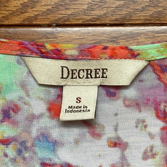 Decree Sheer Floral Cover Up Pink Purple Watercolor Flower Open Front Small - Picture 3 of 9